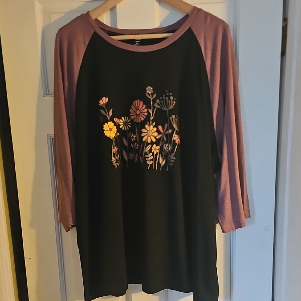 SHEIN Black and Pink Raglan Graphic Tee